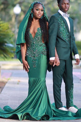 Sleeveless Dark Green Halter Mermaid Prom Dress With Beadings